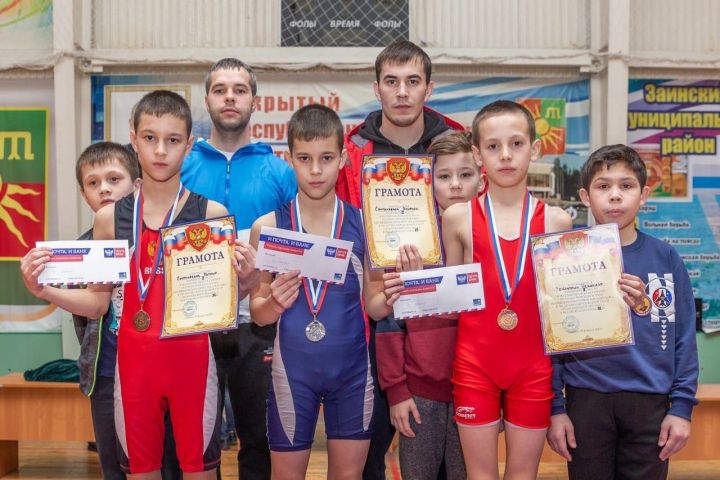 28-29 февраля в г. Заинск прошёл республиканский турнир по Греко-Римской борьбе среди юношей