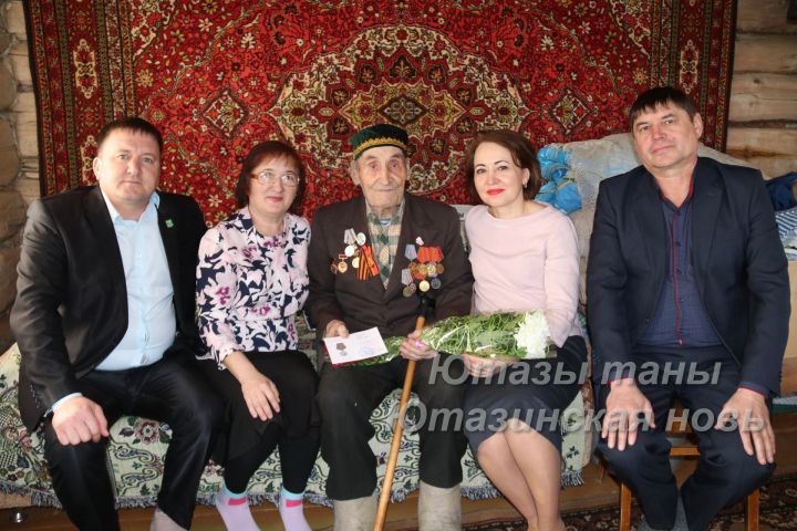 Юбилейные медали ютазинским ветеранам Великой Отечественной войны