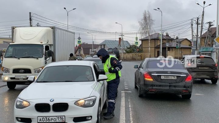 Полицейские и росгвардейцы следят за соблюдением самоизоляции в Татарстане