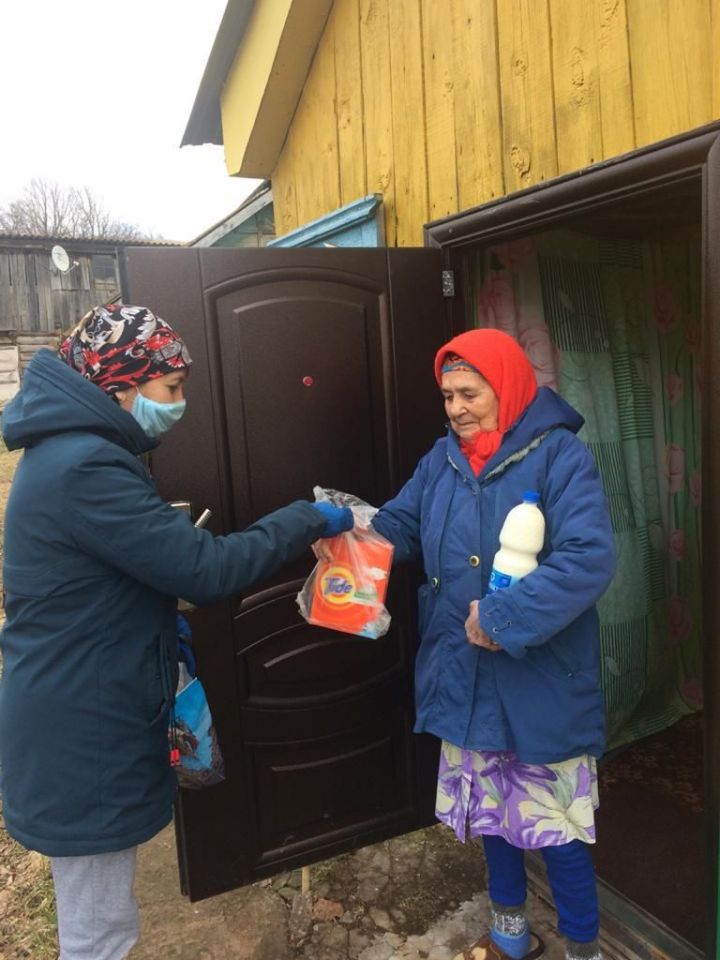 Волонтеры Ютазинского района покупают и доставляют продукты, лекарства и предметы первой необходимости