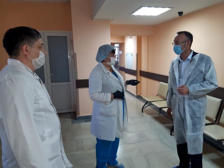Руководитель Исполкома Ютазинского муниципального района А.А.Шафигуллин посетил Уруссинскую ЦРБ
