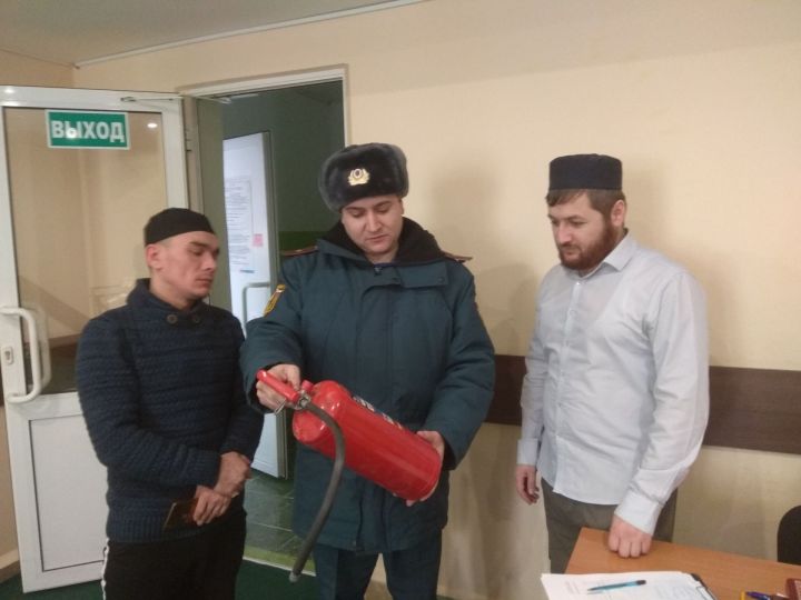 В Ютазинском районе по поручению главы района Шафигуллина А.А. была организована проверка противопожарного состояния мечетей