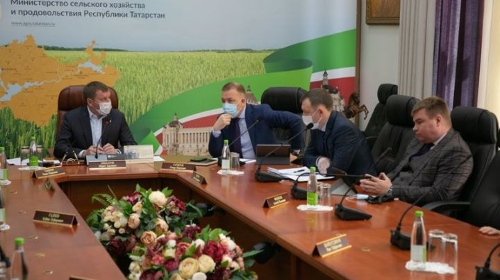 Марат Зяббаров обсудил с молокоперабатывающими предприятиями перспективы развития отрасли