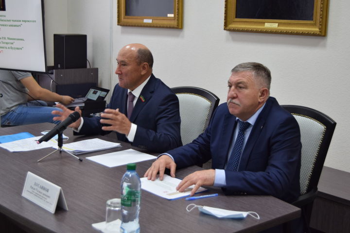 Ютазинская делегация приняла участие в совещании Комиссии по сохранению татарского языка