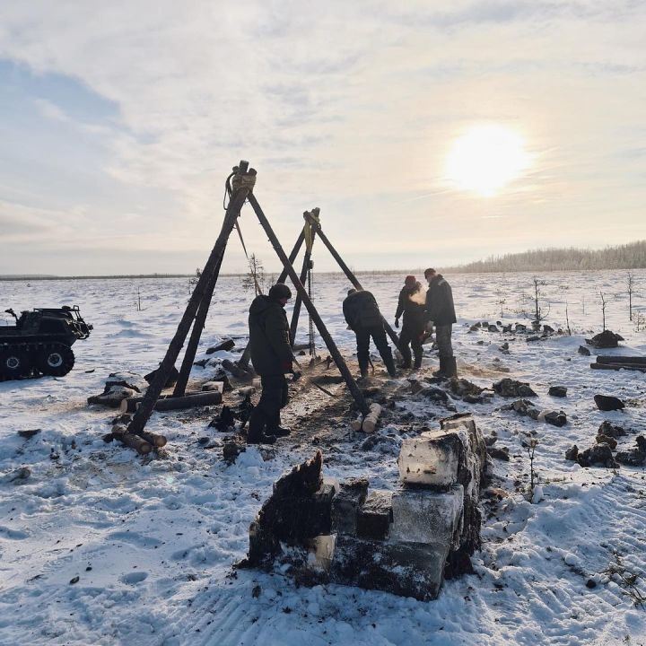 Альметьевские поисковики обнаружили в болотах Ленинградской области самолет времен ВОВ