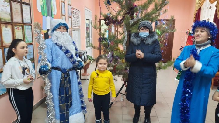 " В гостях у Деда Мороза",-  или Новогоднее представление в селе Абсалямово