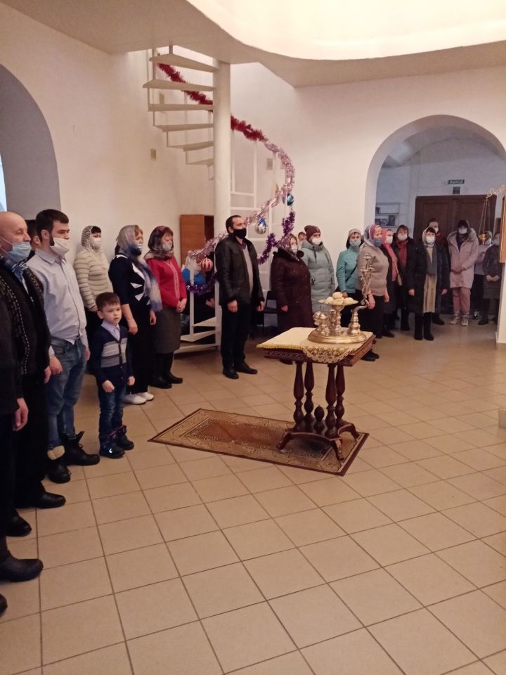 Руководитель Исполнительного комитета  Ютазинского муниципального района Светлана Самонина  посетила  Храм святителя Николая Чудотворца в п.Уруссу