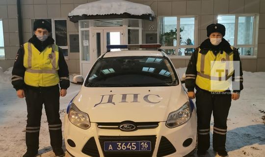 Автоинспекторы в Татарстане оказали помощь беременной женщине