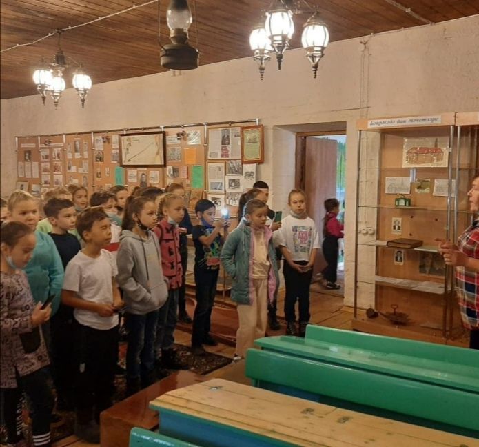 9 октября, ученики 3Б класса Уруссинской гимназии посетили Байрякинский музей