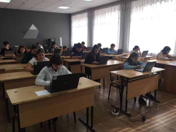 12 октября на базе Уруссинской школы номер 3 согласно приказа министерства образования и науки Ркспублики Татарстан прошли национальные исследования качества образования (НИКО)