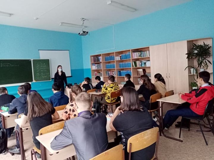 Инспектор по делам несовершеннолетних Полухина Кристина Сергеевна провела разъяснительную беседу с обучающимися&nbsp;Староуруссинской школы&nbsp;