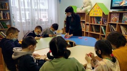 «Звёзды для папы» – под таким названием прошёл мастер-класс ко Дню защитника Отечества в Центральной детской библиотеке