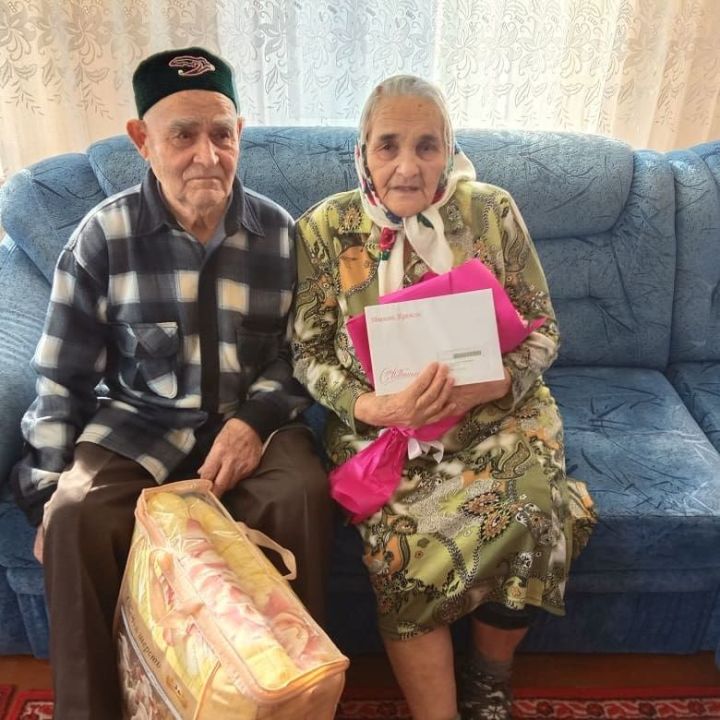 Сегодня, 20 февраля Синара Нафикова, проживающая в поселке Уруссу, отмечает девяностолетний юбилей