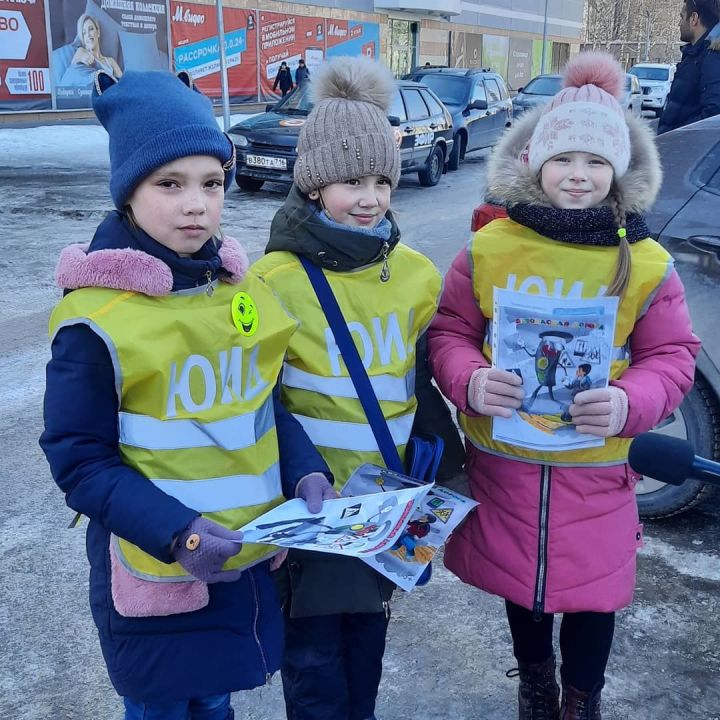 В Татарстане юные инспекторы движения провели акцию «Письмо водителю»