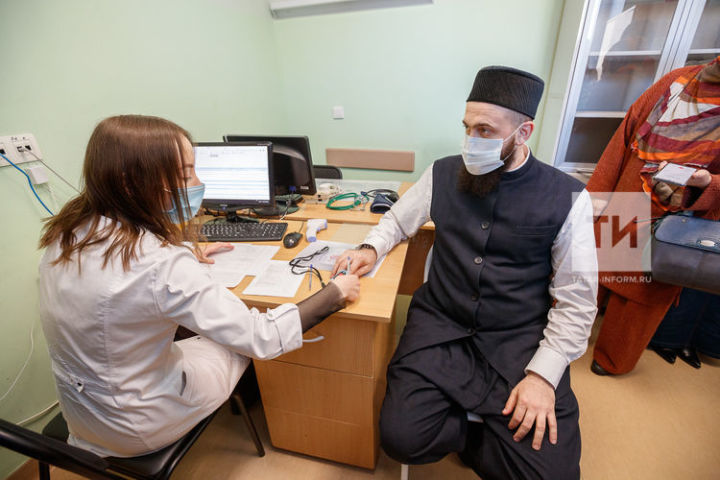 Муфтий Татарстана привился от коронавируса