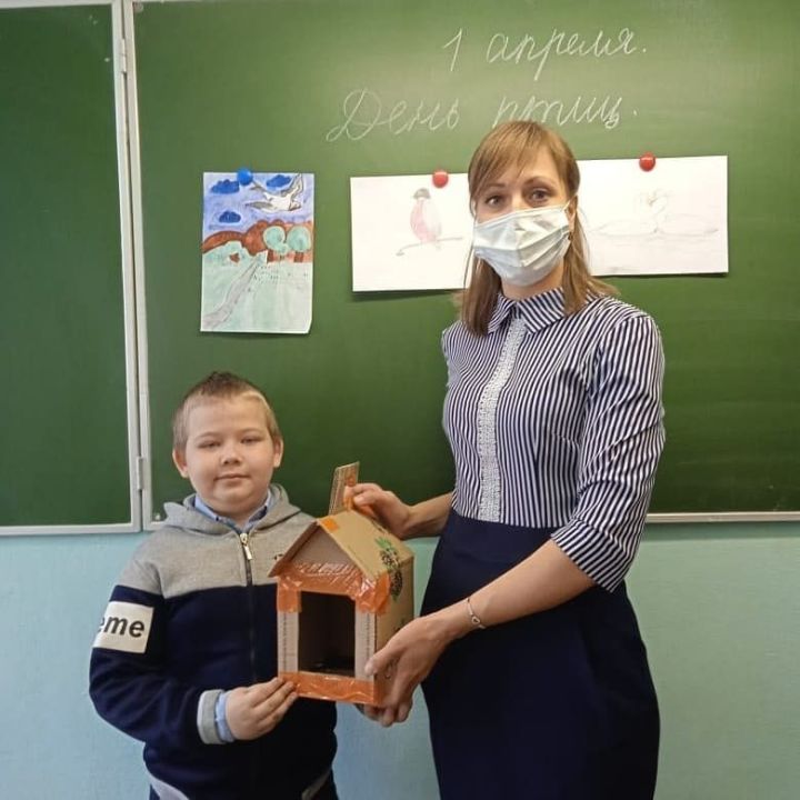 В 1 классе Уруссинской школы №2&nbsp;прошло мероприятие "День птиц"