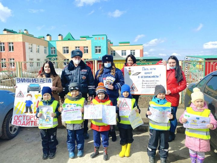 В Татарстане&nbsp;дошколята при поддержке ГИБДД&nbsp;провели профилактическую акцию «Письмо водителю»&nbsp;