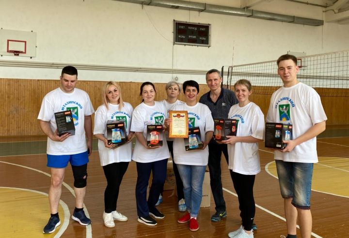 Состоялись соревнования по волейболу среди сотрудников органов местного самоуправления Ютазинского района