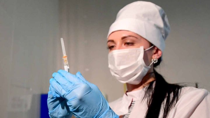 Вакцинацию от коронавируса прошли 715 сотрудников АПК Татарстана