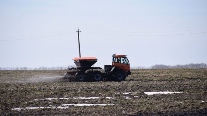 Первыми в Татарстане дали старт весенне-полевым работам земледельцы Азнакаевского и Ютазинского районов