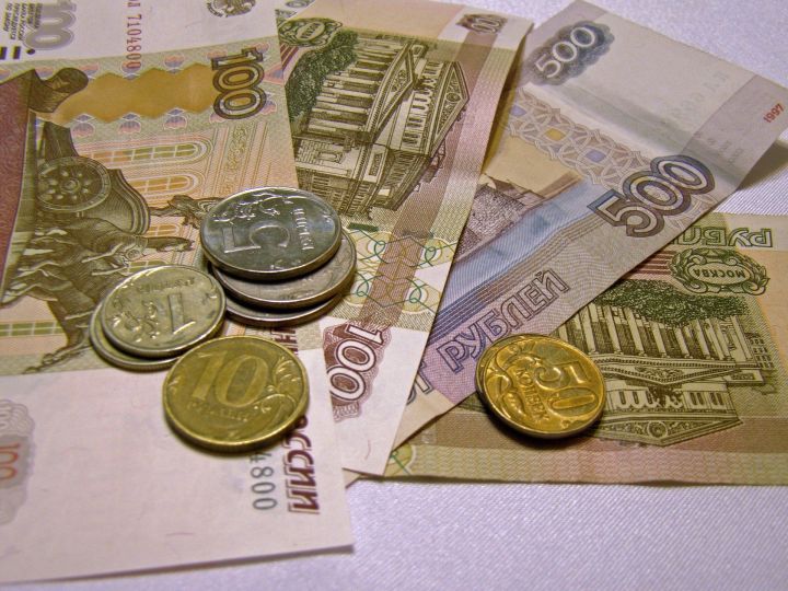 Пенсии и выплаты на детей в России: что изменится с 1 июня, кто получит 10 тыс. руб.