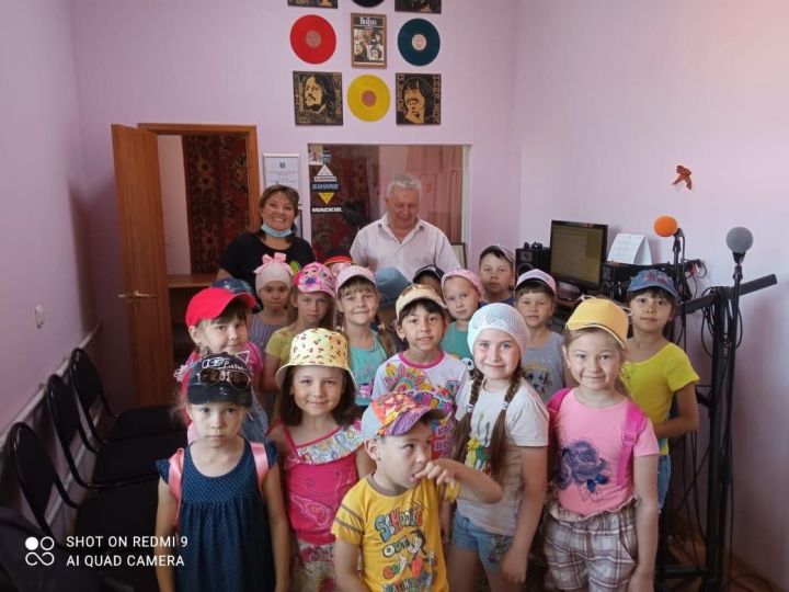 Ребята из  детского сада № 4 посетили студию звукозаписи Районного дома культуры