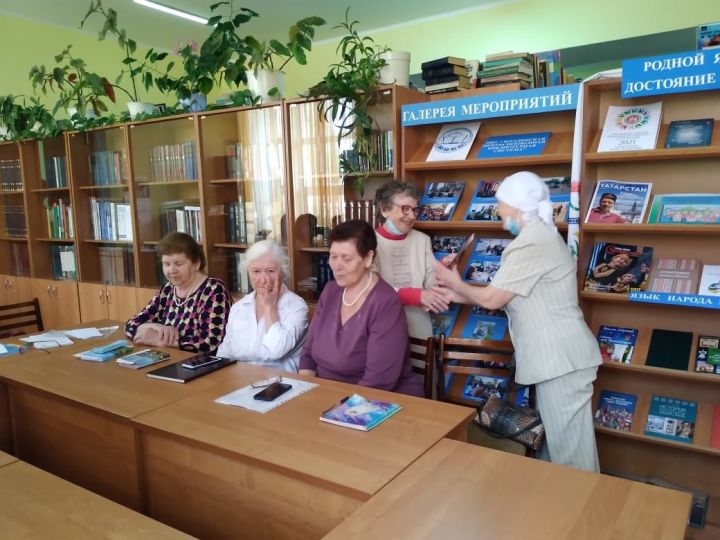 В читальном зале Центральной библиотеки совместно с Советом ветеранов был проведен районный конкурс чтецов стихотворений собственного сочинения