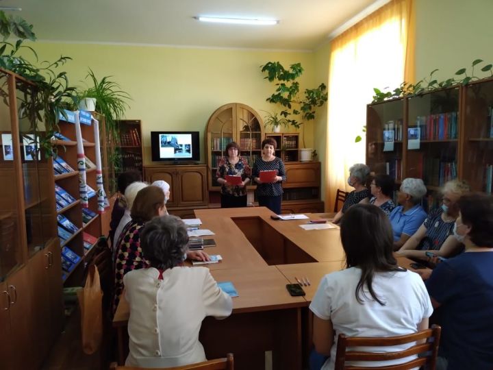 В читальном зале Центральной библиотеки совместно с Советом ветеранов был проведен районный конкурс чтецов стихотворений собственного сочинения