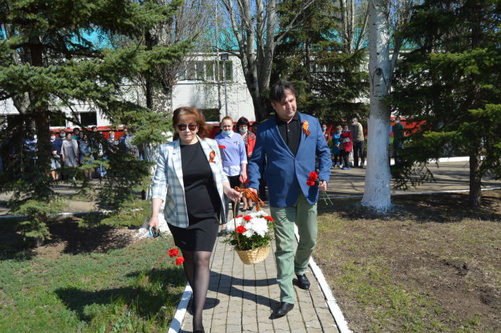 Сегодня в АО «Электросоединитель» провели митинг, посвященный 76 годовщине Победы в Великой Отечественной войне