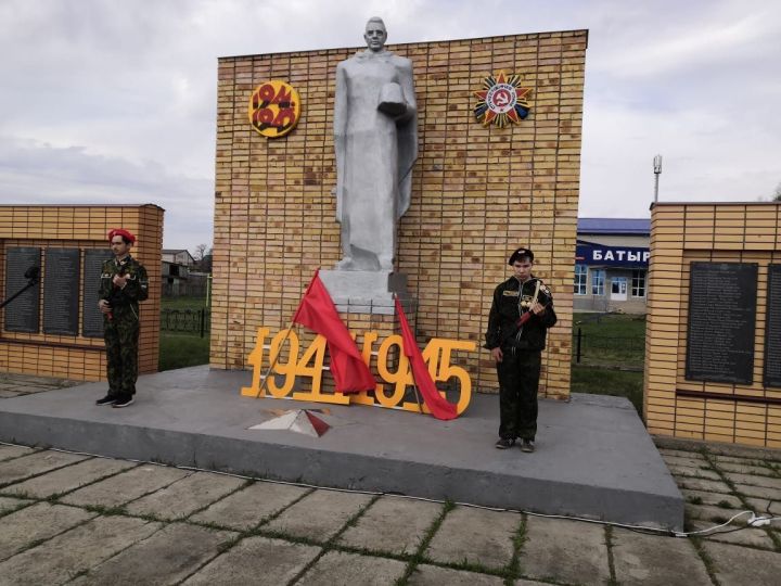 Сегодня, 8 мая, в населённых пунктах Ютазинского района проходят праздничные митинги в честь Дня Победы