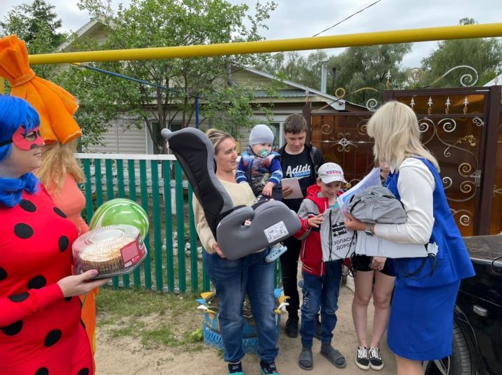 В Татарстане еще несколько семей безвозмездно получили детские автокресла и узнали, как их правильно использовать &nbsp;&nbsp;