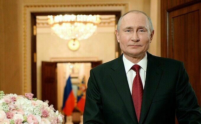 Президент России Владимир Путин поздравил Рустама Минниханова с Днем России