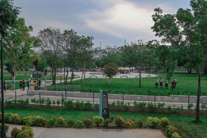 Обновленный парк имени Тукая в Стамбуле посетил Рустам Минниханов