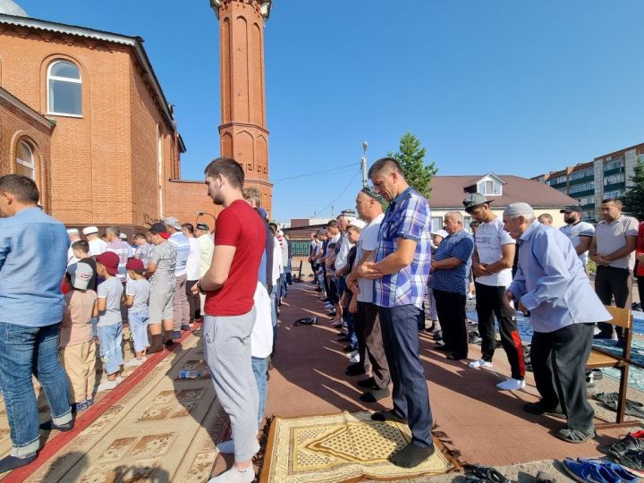 Сегодня, 20 июля, мы празднуем Курбан байрам – данный исламский праздник широко отмечается во всех уголках земного шара