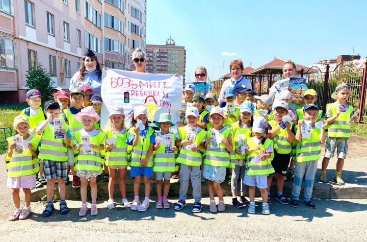 В Татарстане сотрудники ГИБДД проводят обучающие ликбезы по дорожной безопасности