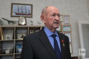 Ильдус Мостюков Герой Социалистического Труда проголосовал на дому