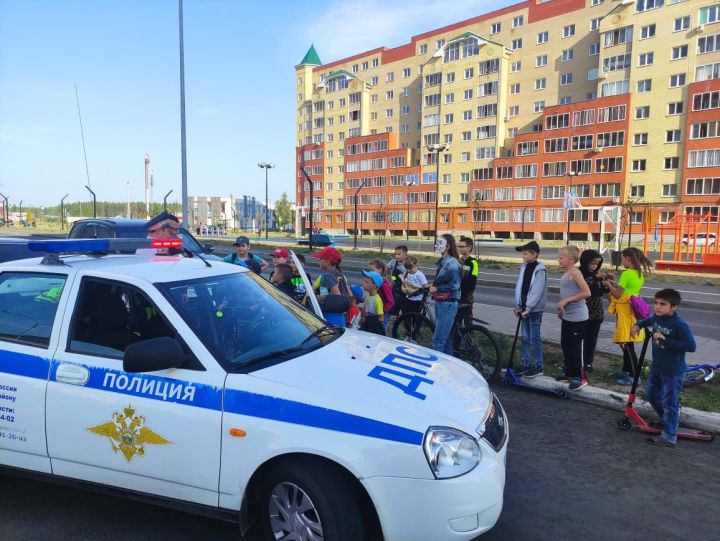 Во дворах микрорайонов в Татарстане автоинспекторы провели&nbsp;инструктажи по велобезопасности