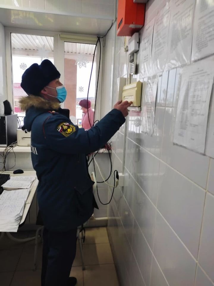 В Уруссинской центральной районной больнице прошла очередная противопожарная проверка.