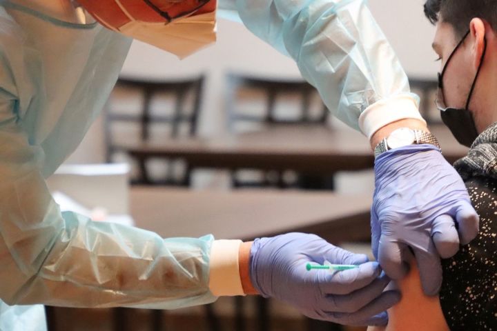 На сегодняшний день в Ютазинском районе прививку от covid сделали 17 616 человек
