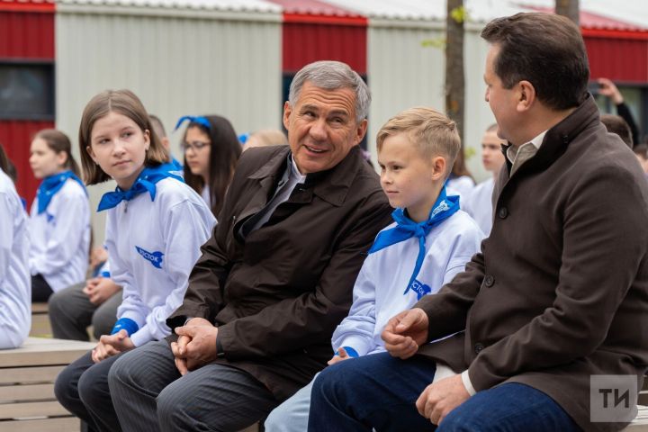 Президент Татарстана поручил организовать отдых детей во время осенних каникул