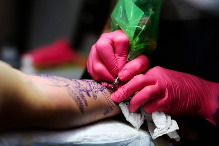Молодежный парламент РТ предложил запретить подросткам делать тату без разрешения родителей