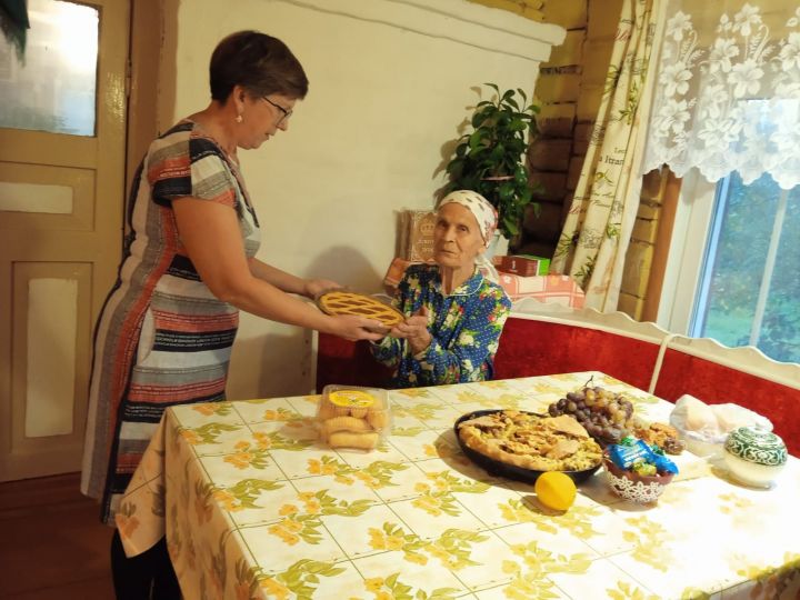 К ютазинским ветеранам – с пирогами