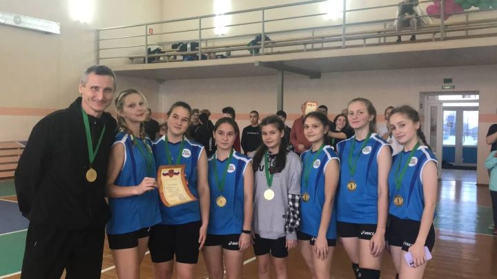 В байрякинском СОК «Батыр» прошел волейбольный турнир