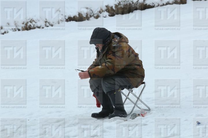 Ютазинских любителей зимней рыбалки просят воздержатся от выхода на лед