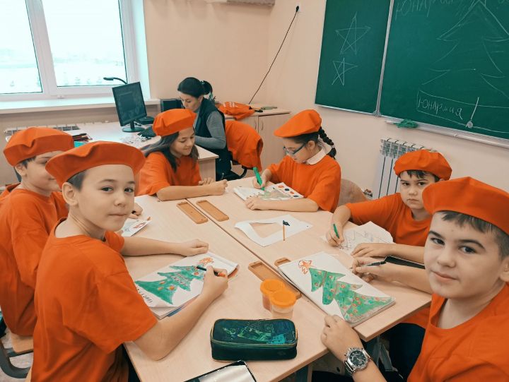 Отряд «ЮНАРМИИ» гимназии принимает участие в акции #новыйгодвместе ❄️
