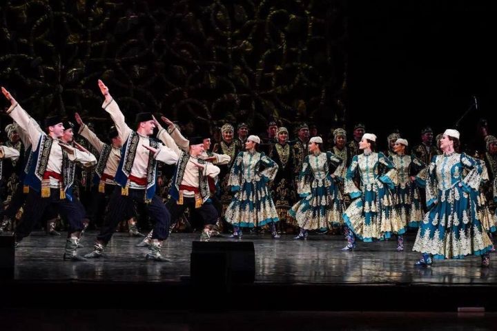 «Лицо нации»: Госансамбль песни и танца Татарстана отметил 85-летний юбилей