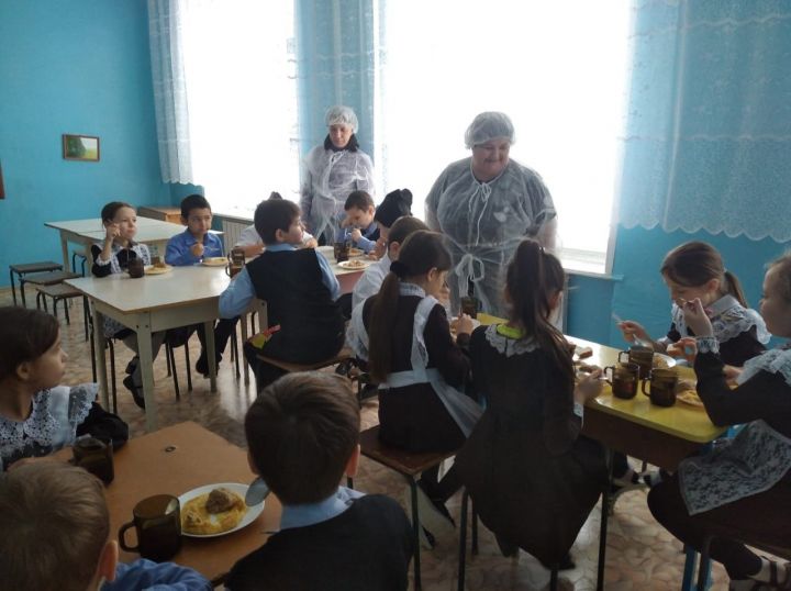В Байрякинской школе родители проверили качество питания