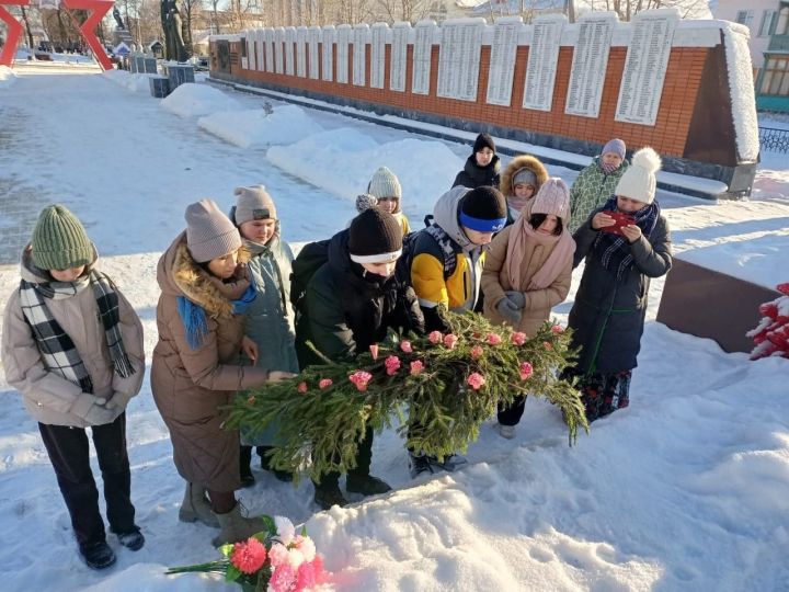 День Героев Отечества в России — это памятная дата, которая отмечается ежегодно 9 декабря