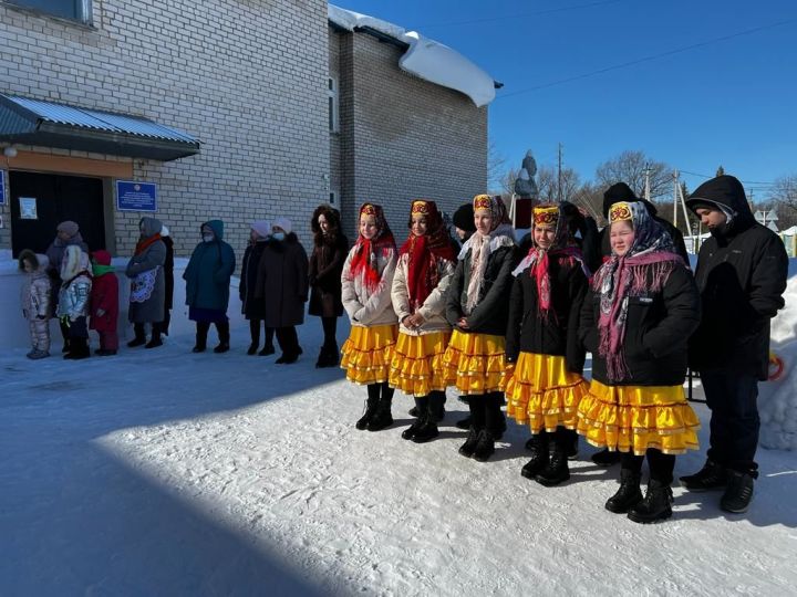 В МБОУ "Мало-Уруссинскся ООШ" прошел районный семинар учителей начальных классов