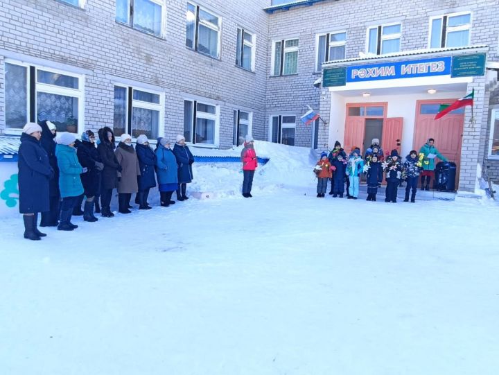 В МБОУ "Мало-Уруссинскся ООШ" прошел районный семинар учителей начальных классов